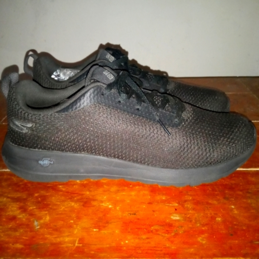 Skechers